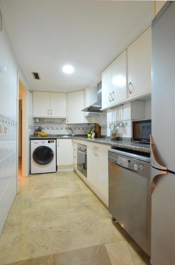 City Center Apartment Valencia Bagian luar foto